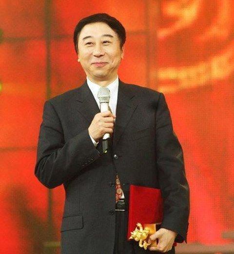 孟庆丰家庭背景,出身名门，传承家国情怀的杰出人物