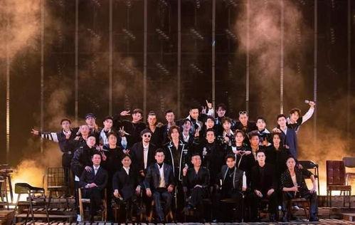 家族诞生花絮,幕后花絮揭秘，明星家族的温馨瞬间